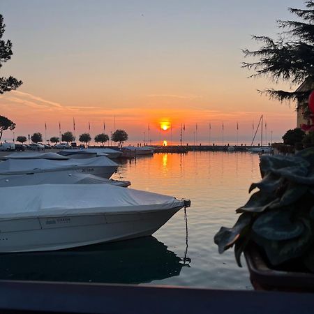 Porto Valentino 2 Apartamento Sirmione Exterior foto